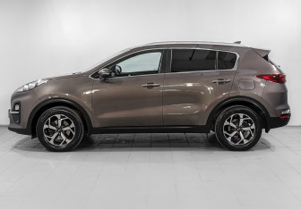 Подержанный автомобиль Kia Sportage 2018 года (8 фото)