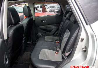 Подержанный автомобиль Nissan Qashqai 2010 года (8 фото)