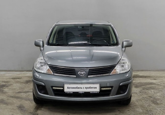 Подержанный автомобиль Nissan Tiida Sedan 2010 года (2 фото)