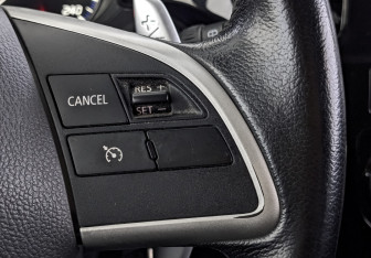 Подержанный автомобиль Mitsubishi Outlander 2012 года (27 фото)