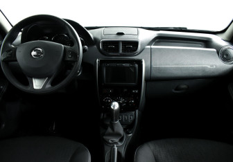 Подержанный автомобиль Nissan Terrano 2020 года (8 фото)