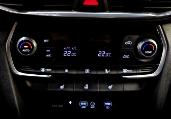 Подержанный автомобиль Hyundai Santa Fe 2019 года (15 фото)