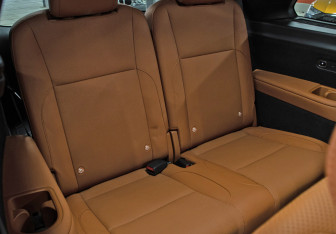 Подержанный автомобиль LiXiang L9 2023 года (25 фото)