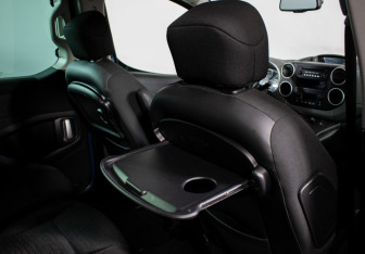 Подержанный автомобиль Citroen Berlingo 2016 года (10 фото)