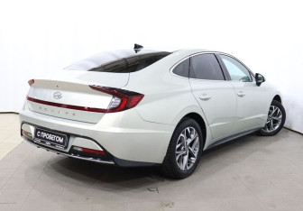 Подержанный автомобиль Hyundai Sonata 2019 года (4 фото)