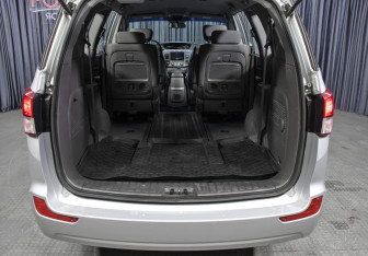 Подержанный автомобиль SsangYong Stavic 2013 года (10 фото)