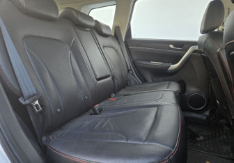 Подержанный автомобиль Haval H6 2015 года (11 фото)