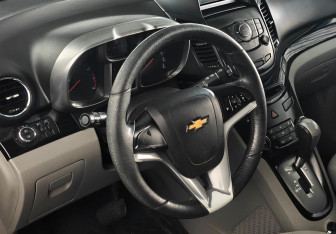 Подержанный автомобиль Chevrolet Orlando 2012 года (13 фото)