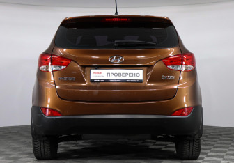 Подержанный автомобиль Hyundai ix35 2013 года (6 фото)