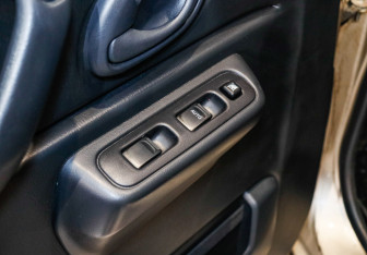 Подержанный автомобиль Suzuki Jimny 2007 года (13 фото)