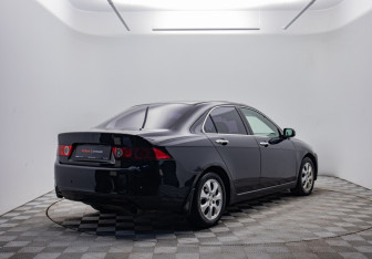 Подержанный автомобиль Honda Accord Sedan 2005 года (5 фото)