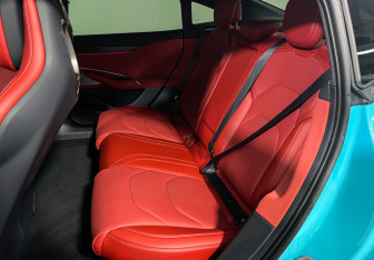 Подержанный автомобиль Xiaomi SU7 2024 года (12 фото)