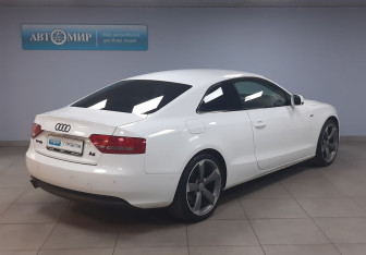 Подержанный автомобиль Audi A5 Coupe 2010 года (5 фото)