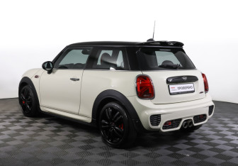 Подержанный автомобиль MINI Hatch 2018 года (7 фото)