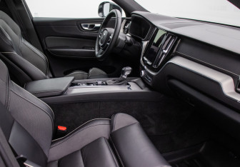 Подержанный автомобиль Volvo XC60 2020 года (9 фото)