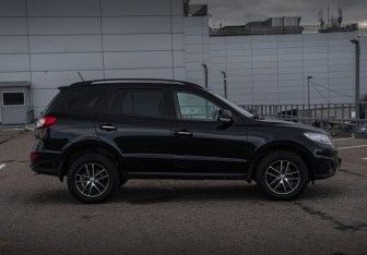 Подержанный автомобиль Hyundai Santa Fe 2011 года (4 фото)