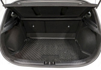 Подержанный автомобиль Kia Ceed Hatchback 2018 года (10 фото)