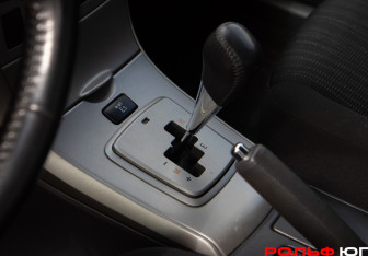 Подержанный автомобиль Toyota Corolla Sedan 2008 года (14 фото)