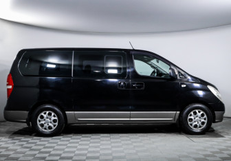 Подержанный автомобиль Hyundai H-1 2010 года (4 фото)