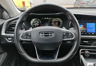 Подержанный автомобиль Geely Tugella 2022 года (12 фото)