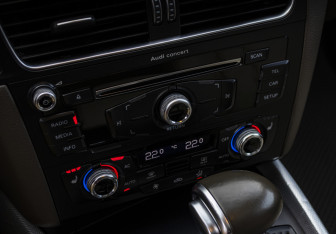 Подержанный автомобиль Audi Q5 2013 года (15 фото)