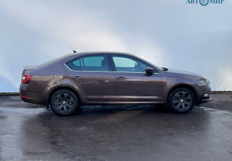 Подержанный автомобиль Skoda Octavia Liftback 2018 года (4 фото)
