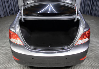 Подержанный автомобиль Hyundai Solaris Sedan 2012 года (10 фото)