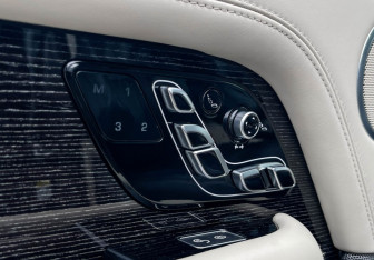 Подержанный автомобиль Land Rover Range Rover 2019 года (19 фото)