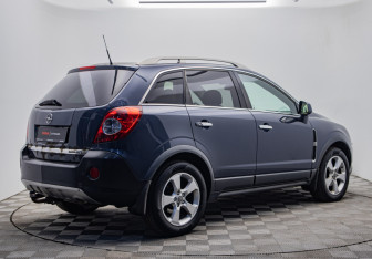Подержанный автомобиль Opel Antara 2008 года (5 фото)