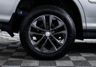 Подержанный автомобиль Lexus RX 2004 года (15 фото)