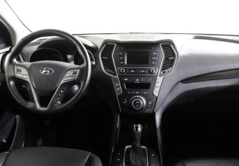 Подержанный автомобиль Hyundai Santa Fe 2017 года (6 фото)