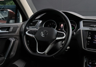 Подержанный автомобиль Volkswagen Tiguan 2021 года (12 фото)