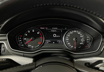 Подержанный автомобиль Audi A4 Sedan 2016 года (11 фото)
