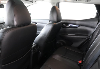 Подержанный автомобиль Nissan Qashqai 2018 года (12 фото)