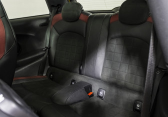 Подержанный автомобиль MINI Hatch 2017 года (13 фото)