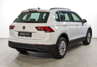 Подержанный автомобиль Volkswagen Tiguan 2021 года (5 фото)