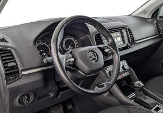 Подержанный автомобиль Skoda Karoq 2021 года (15 фото)