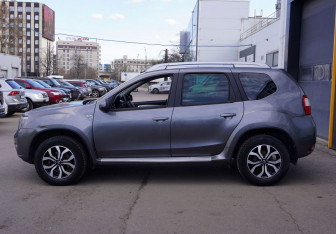 Подержанный автомобиль Nissan Terrano 2016 года (4 фото)