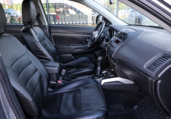 Подержанный автомобиль Mitsubishi ASX 2012 года (9 фото)