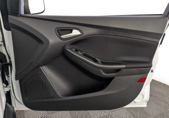 Подержанный автомобиль Ford Focus Sedan 2019 года (25 фото)