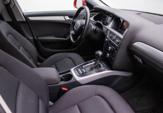 Подержанный автомобиль Audi A4 Sedan 2013 года (9 фото)