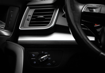 Подержанный автомобиль Audi Q5 2019 года (13 фото)