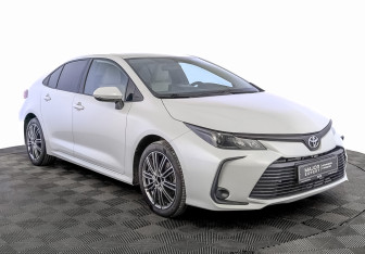 Подержанный автомобиль Toyota Corolla Sedan 2022 года (3 фото)