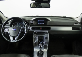 Подержанный автомобиль Volvo XC70 2014 года (14 фото)