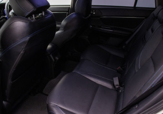 Подержанный автомобиль Subaru Levorg 2015 года (11 фото)