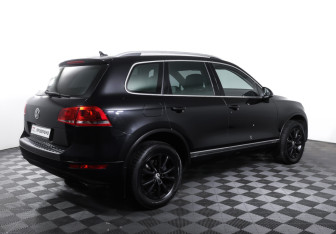 Подержанный автомобиль Volkswagen Touareg 2010 года (5 фото)