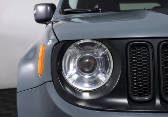 Подержанный автомобиль Jeep Renegade 2016 года (25 фото)