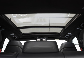Подержанный автомобиль BMW X5 M 2021 года (20 фото)