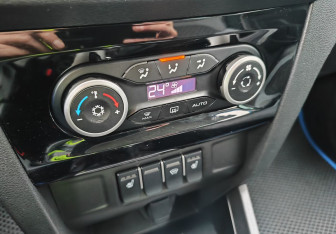 Подержанный автомобиль LADA (ВАЗ) XRAY 2020 года (15 фото)