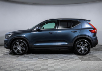 Подержанный автомобиль Volvo XC40 2019 года (8 фото)